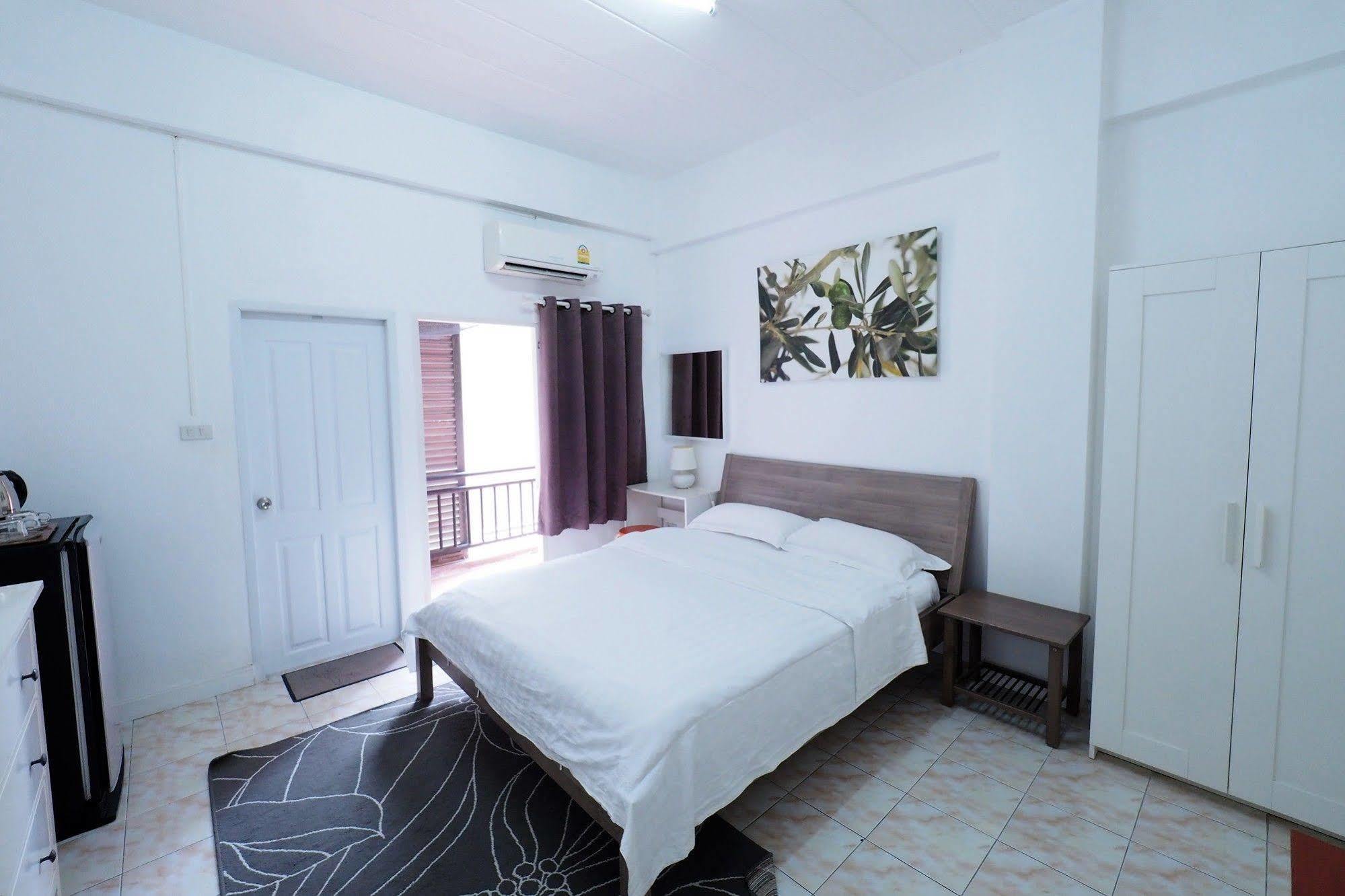 Namnon Place Nonthaburi Exteriör bild