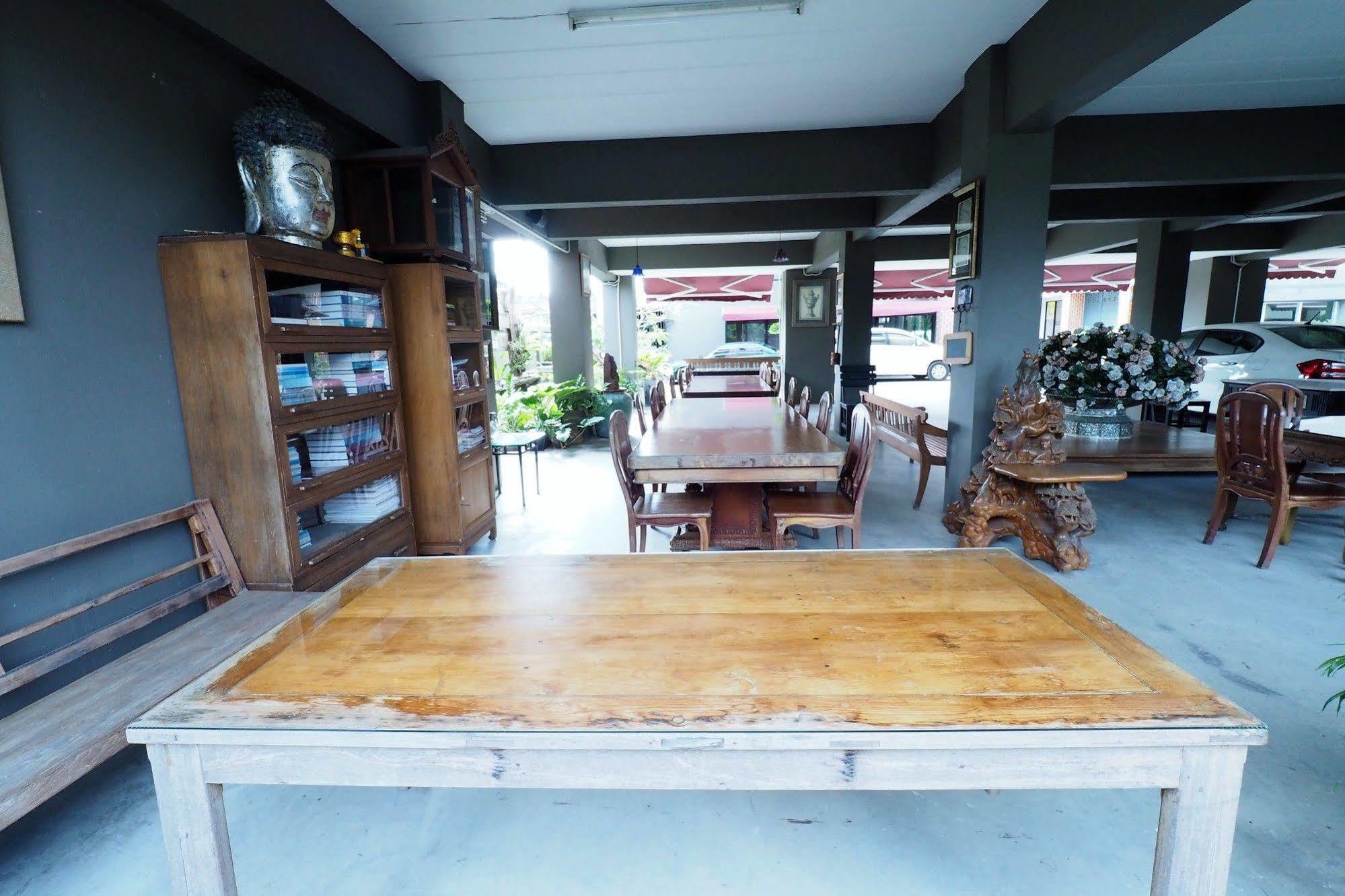 Namnon Place Nonthaburi Exteriör bild