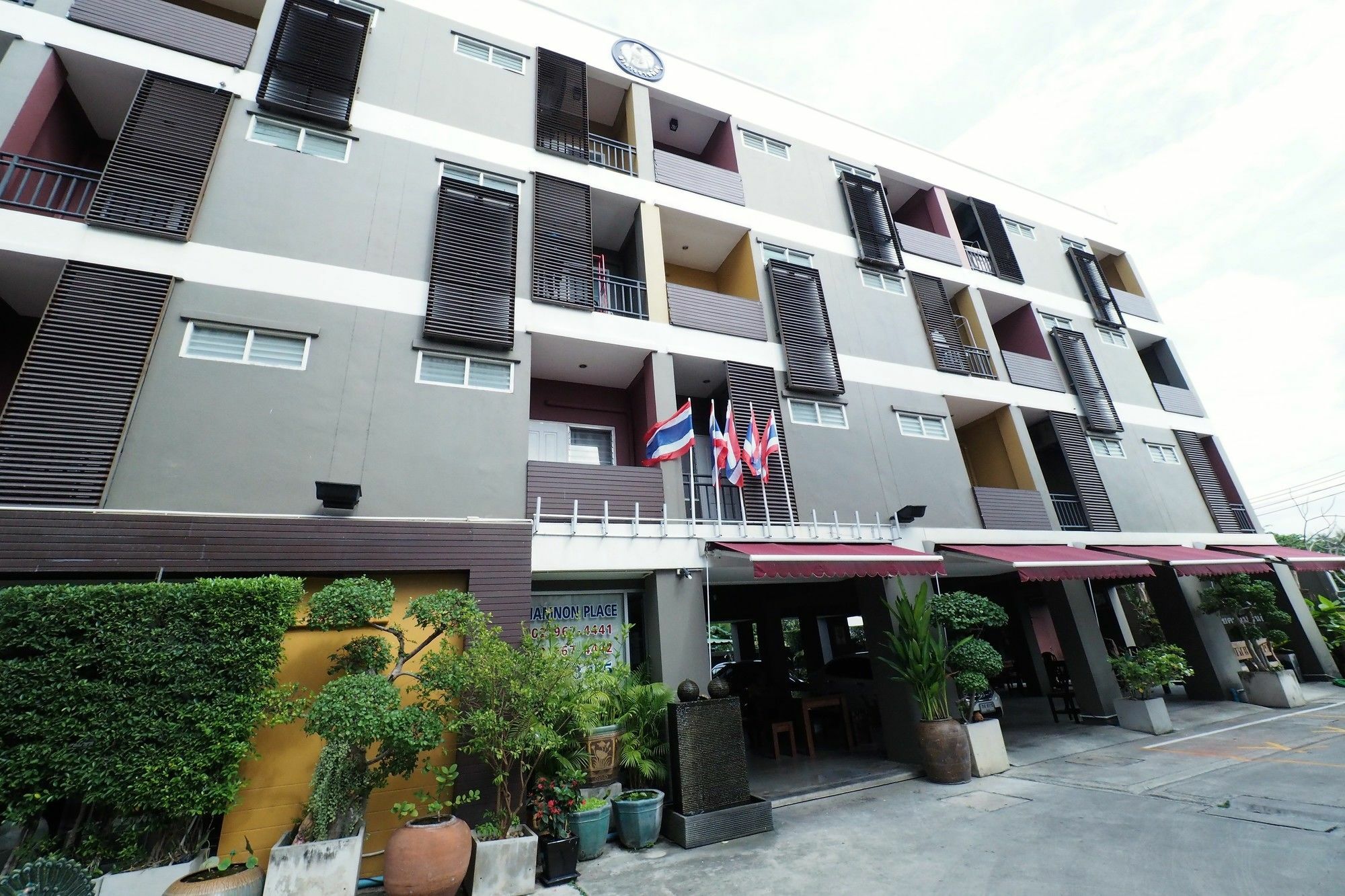 Namnon Place Nonthaburi Exteriör bild